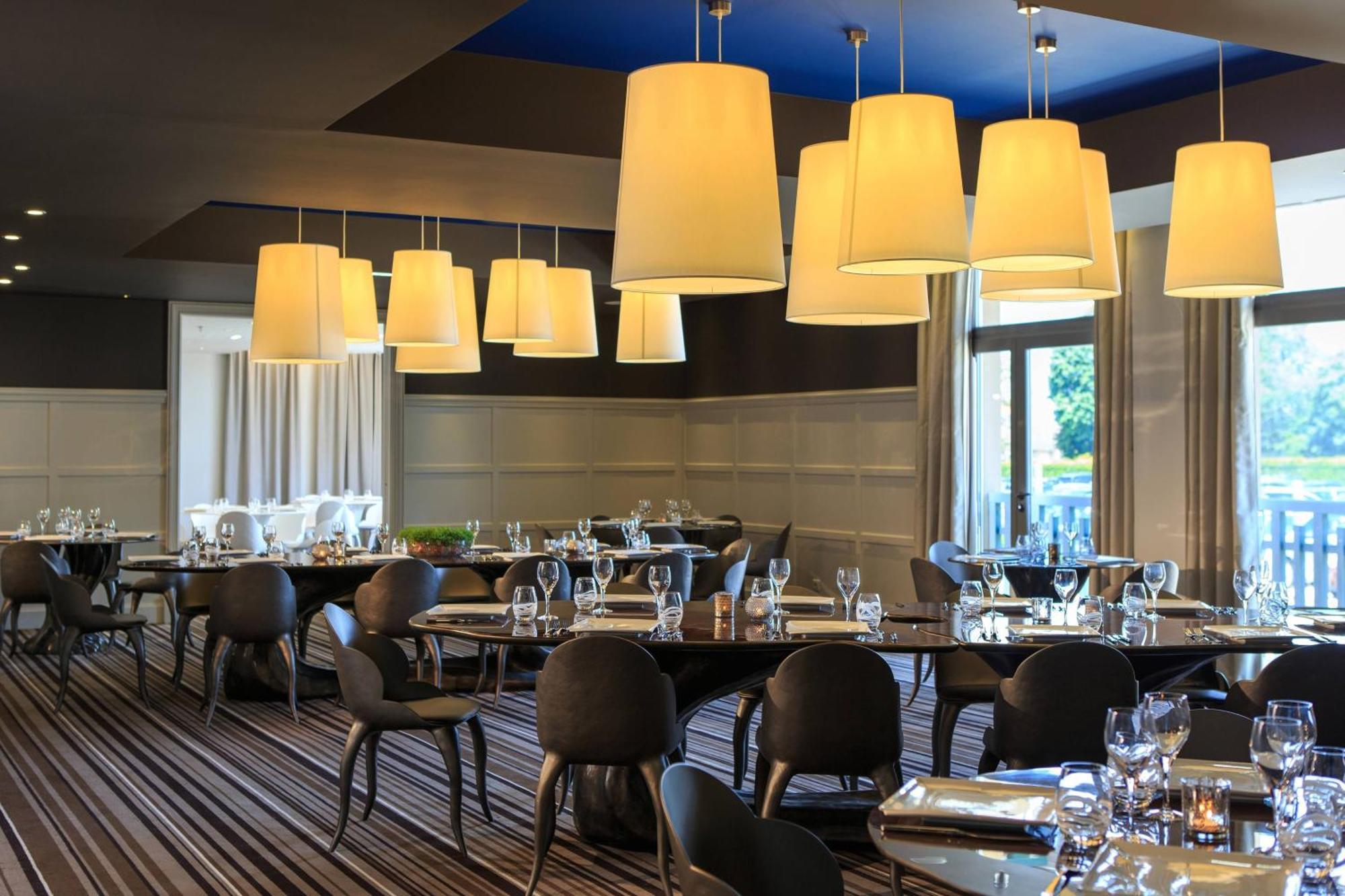 Renaissance Paris Hippodrome De St. Cloud Hotel Рюэй-Мальмезон Экстерьер фото