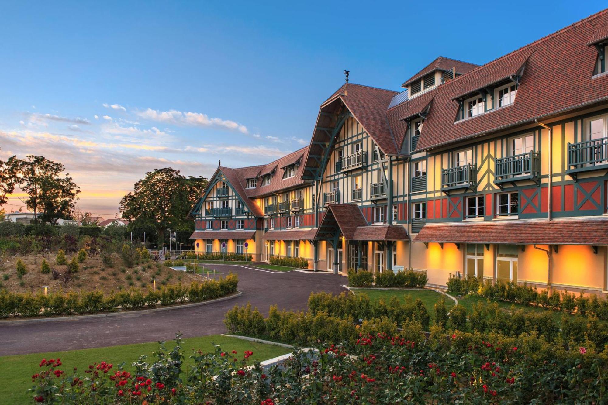 Renaissance Paris Hippodrome De St. Cloud Hotel Рюэй-Мальмезон Экстерьер фото