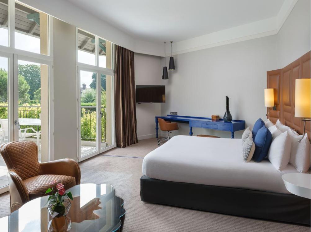 Renaissance Paris Hippodrome De St. Cloud Hotel Рюэй-Мальмезон Экстерьер фото