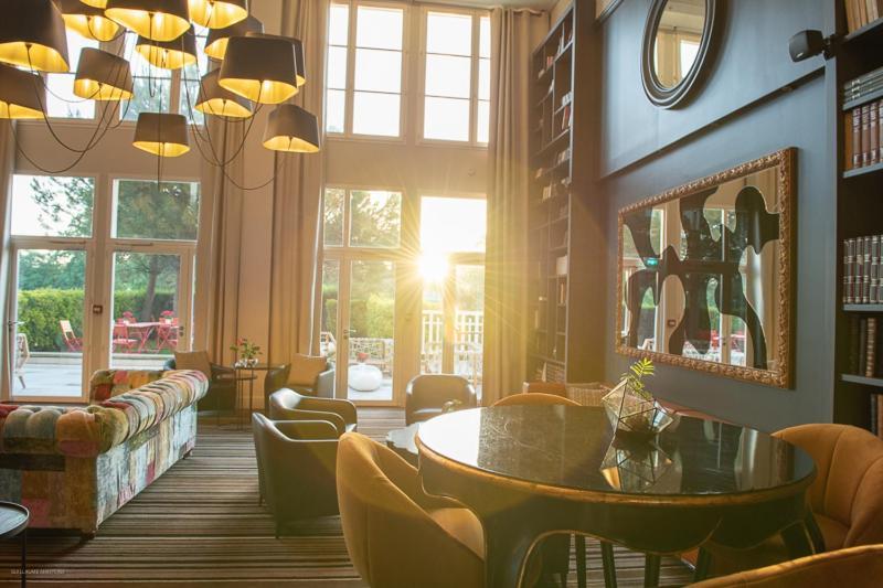 Renaissance Paris Hippodrome De St. Cloud Hotel Рюэй-Мальмезон Экстерьер фото