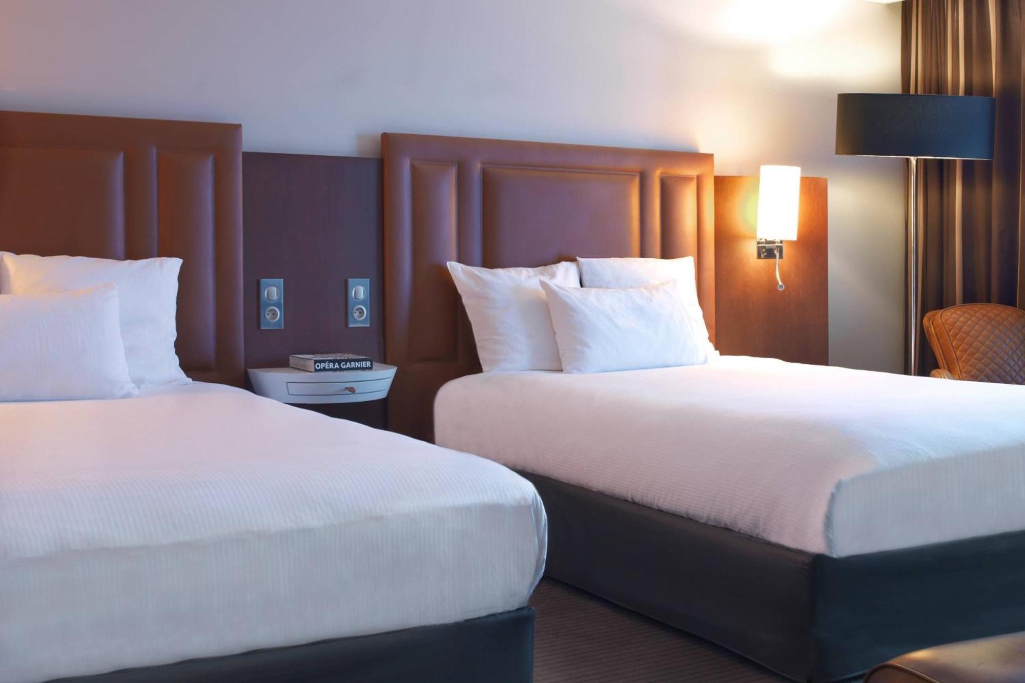Renaissance Paris Hippodrome De St. Cloud Hotel Рюэй-Мальмезон Экстерьер фото