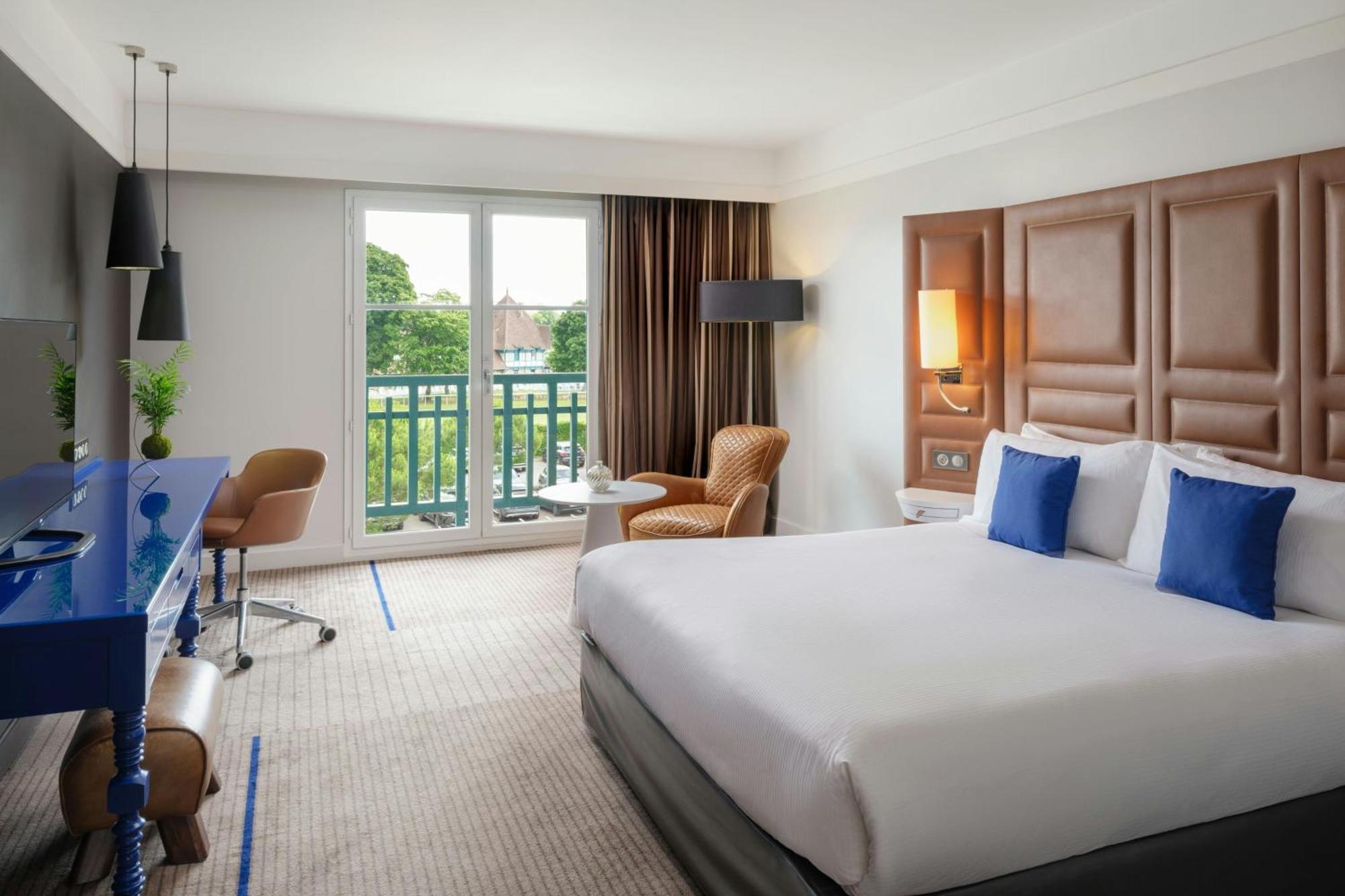 Renaissance Paris Hippodrome De St. Cloud Hotel Рюэй-Мальмезон Экстерьер фото